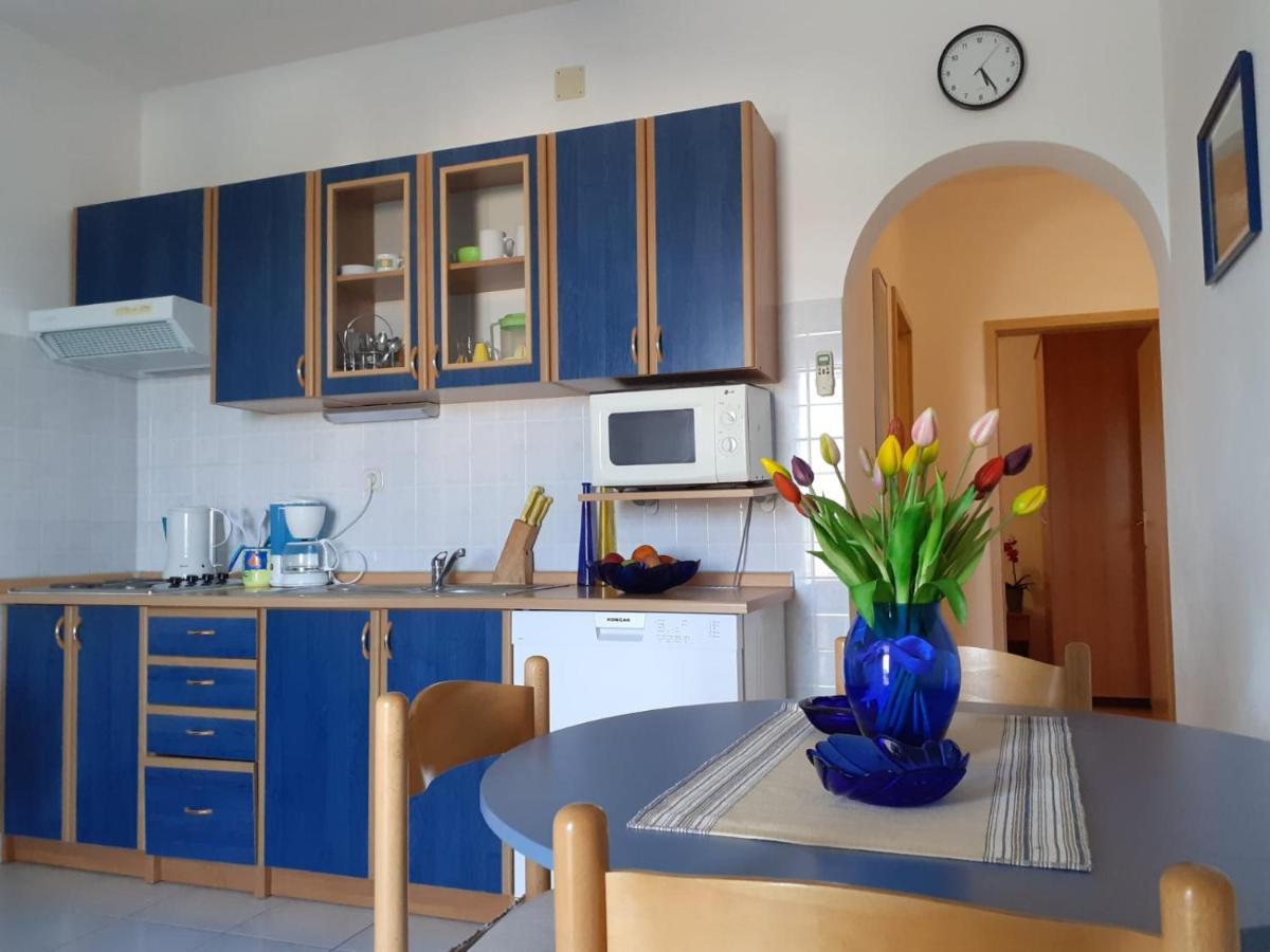 Apartments Borovina 波尔 外观 照片