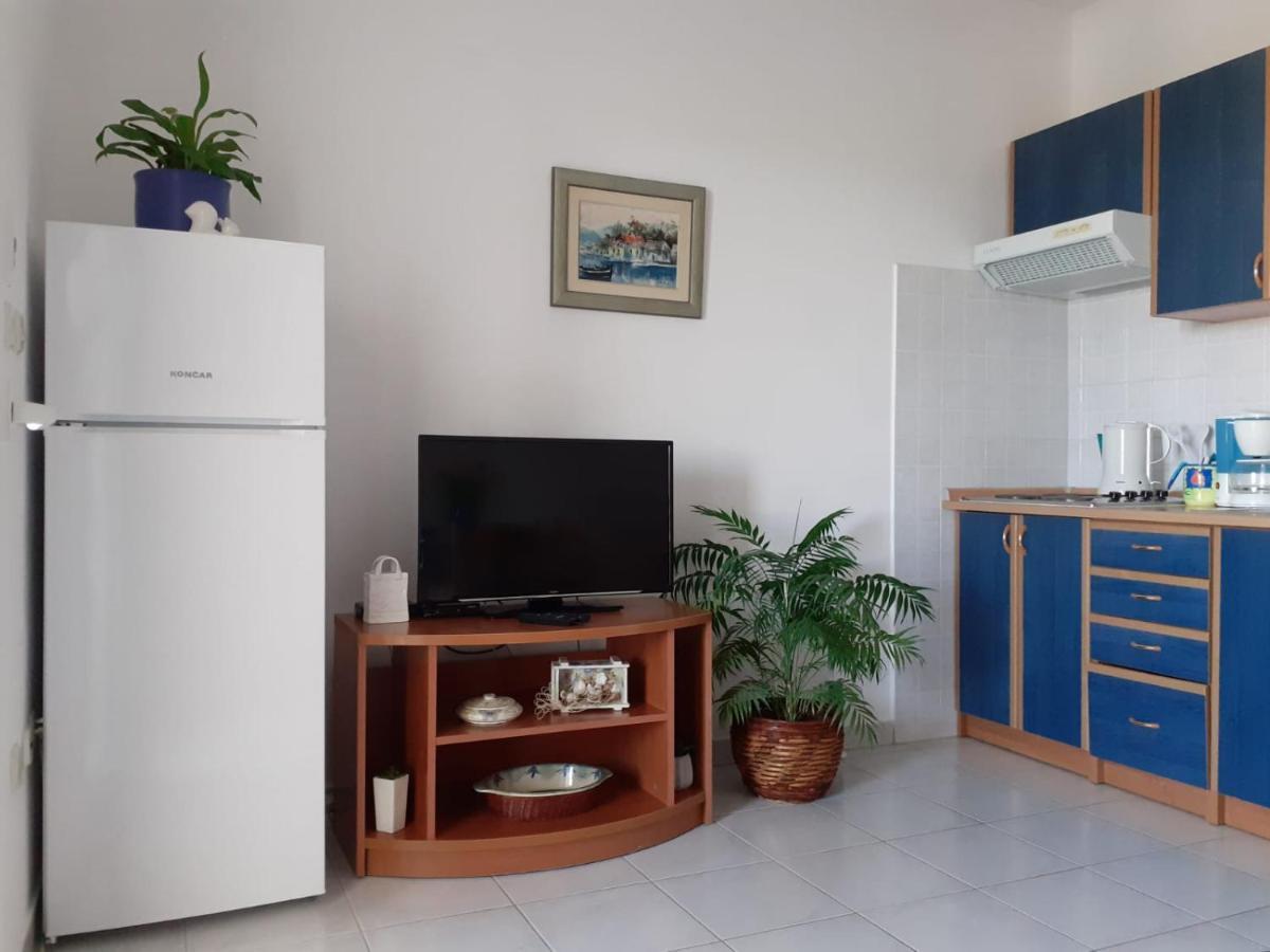Apartments Borovina 波尔 外观 照片