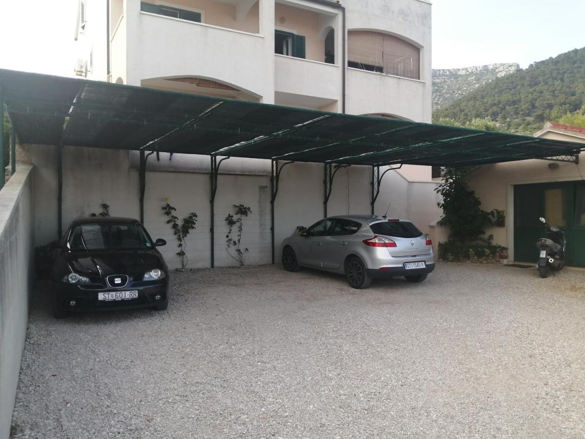 Apartments Borovina 波尔 外观 照片