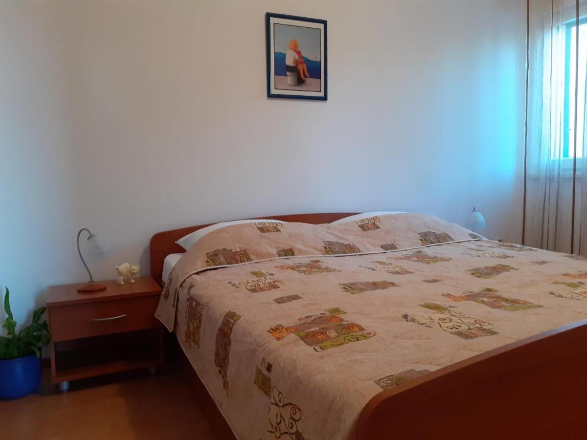 Apartments Borovina 波尔 外观 照片