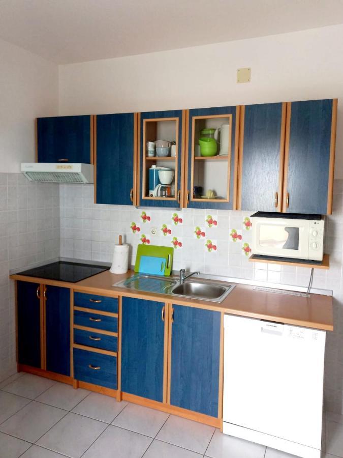 Apartments Borovina 波尔 外观 照片