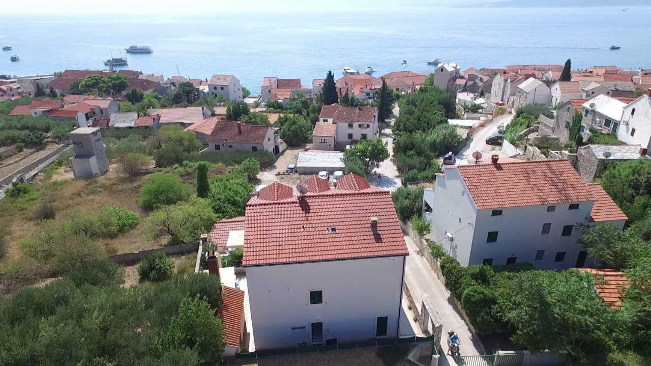 Apartments Borovina 波尔 外观 照片